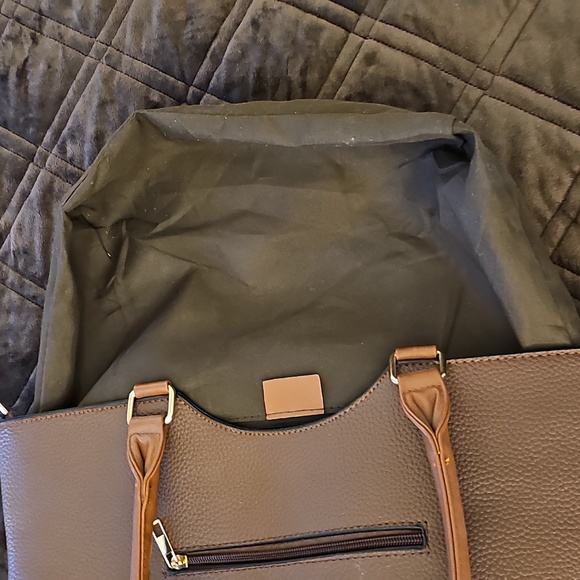 Shoulder Bag - Picture 14 of 16